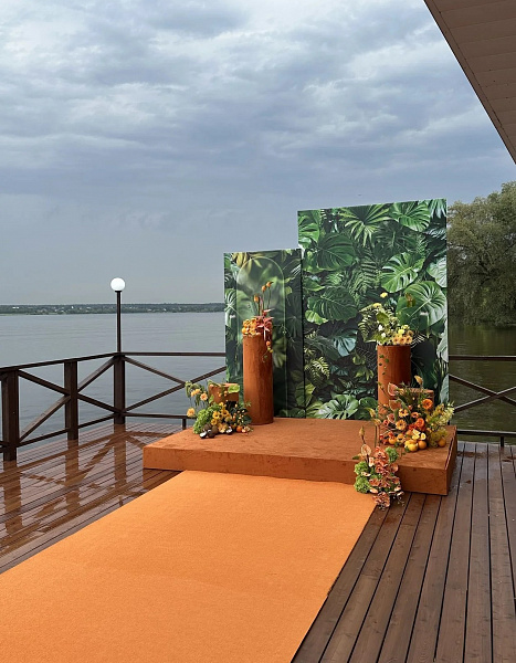 Веранда на пирсе